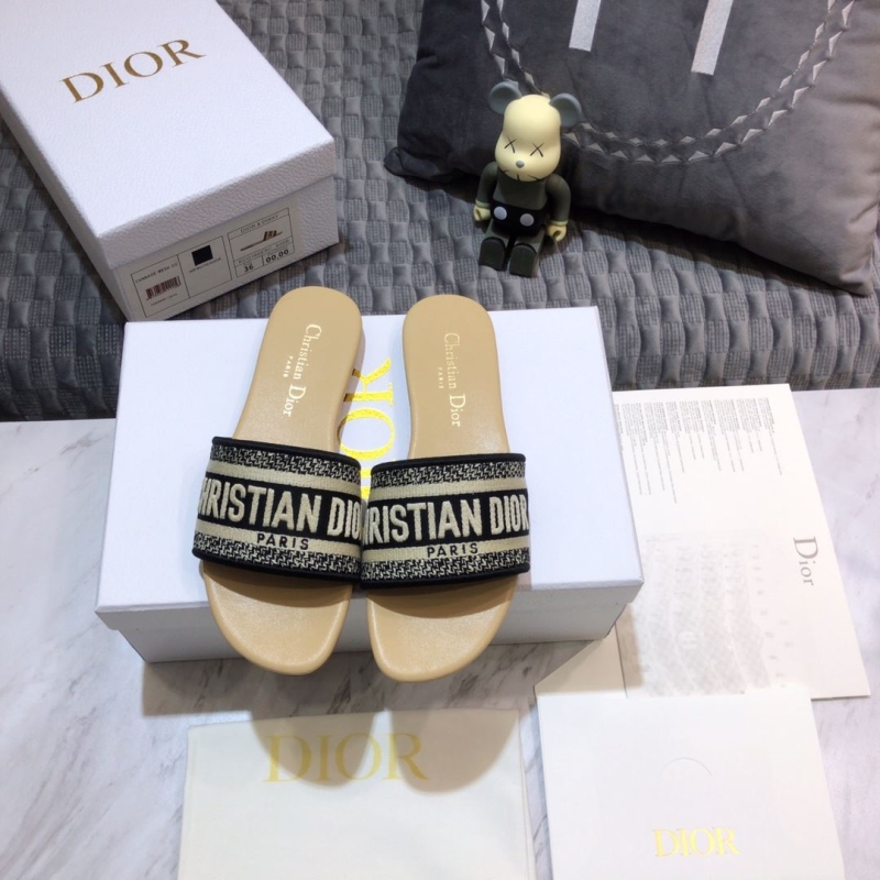 ch**an D*or slippers